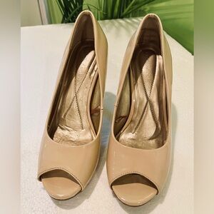 Andrew geller Elegant Beige Leather Peep-Toe Heels Shoes size 7